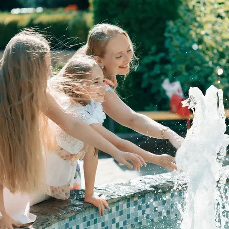 AquaFountain Udendørs Vandpumpe til Springvand med Justerbart Flow, Dyser og Filter