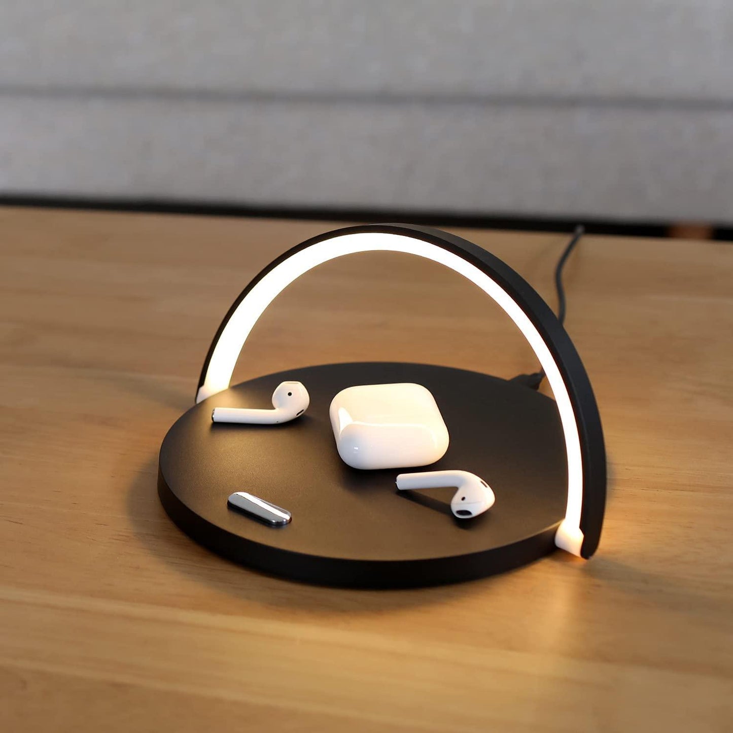 PowerHub 3-i-1 Trådløs Oplader med Telefonholder og LED Skrivebordslampe