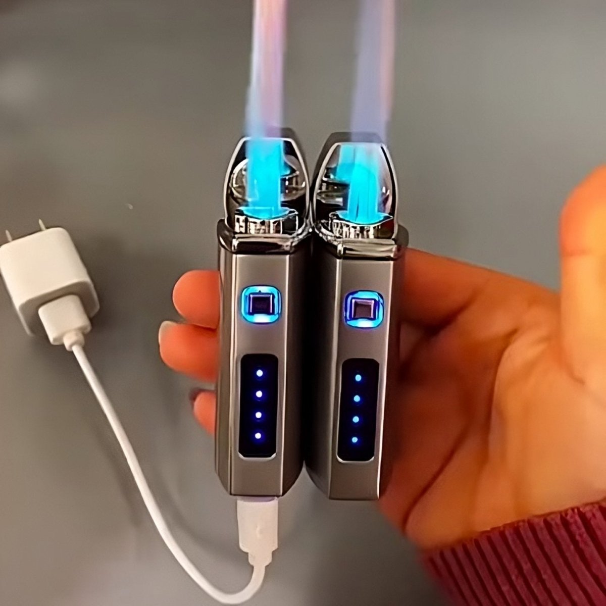 Genopladelig Triple Jet Stormlighter med Justerbar Flamme