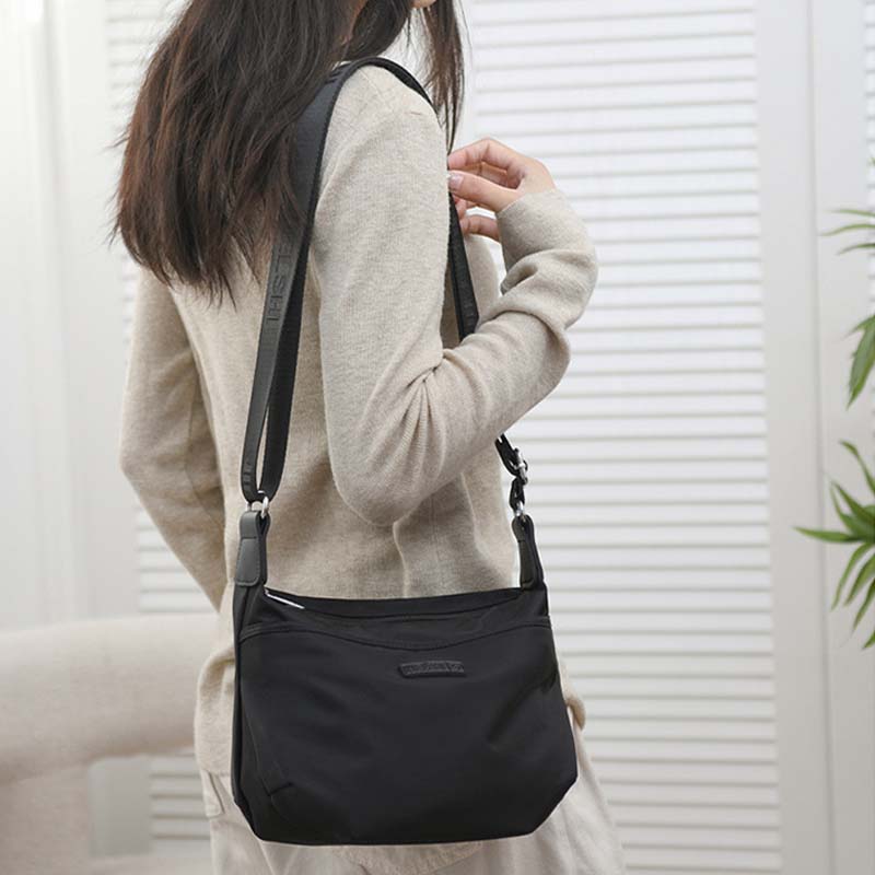 Joanna tyverisikret vandafvisende skuldertaske til kvinder med crossbody design