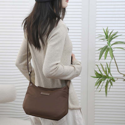 Joanna tyverisikret vandafvisende skuldertaske til kvinder med crossbody design