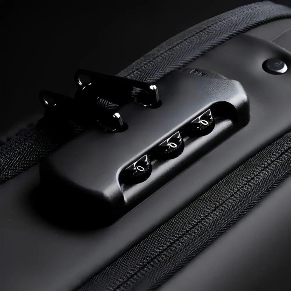 AeroShield vandtæt tyverisikker crossbody taske med USB-opladningsport