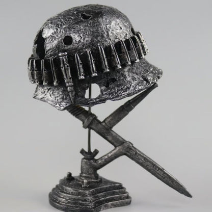 AntiqueLume Vintage Bordlampe i Stål med Hjelmdesign