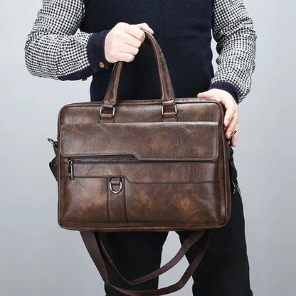 Benedicto skuldertaske i ægte læder med klassisk crossbody design til hverdagsbrug