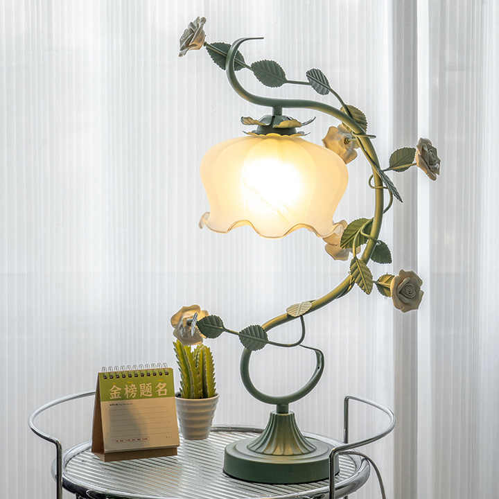 BlossomGlow Rosenlampe Elegant Bordlampe med Stemningslys