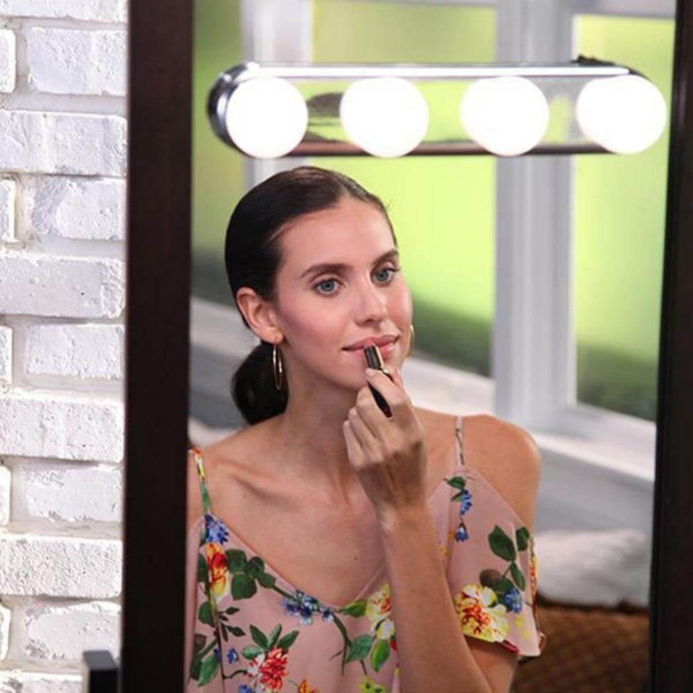 BrightFix LED Spejllampe med Sugekop til Makeup og Badeværelse