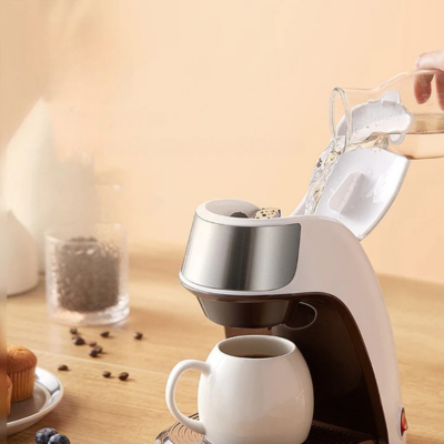 CaféNest Kompakt Automatisk Kaffemaskine med Keramikkop