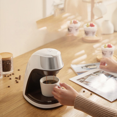 CaféNest Kompakt Automatisk Kaffemaskine med Keramikkop