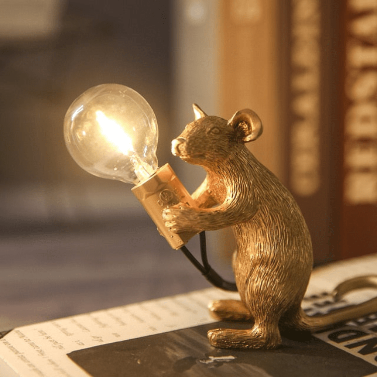 Doctor Mousey designer muse-lampe med LED til bord og hylde