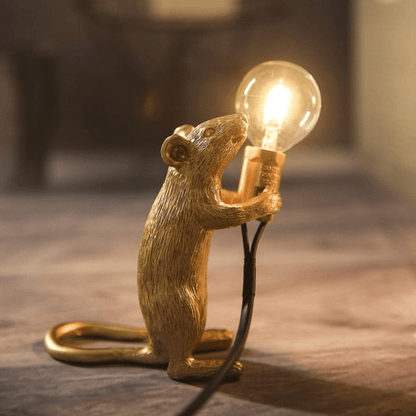 Doctor Mousey designer muse-lampe med LED til bord og hylde