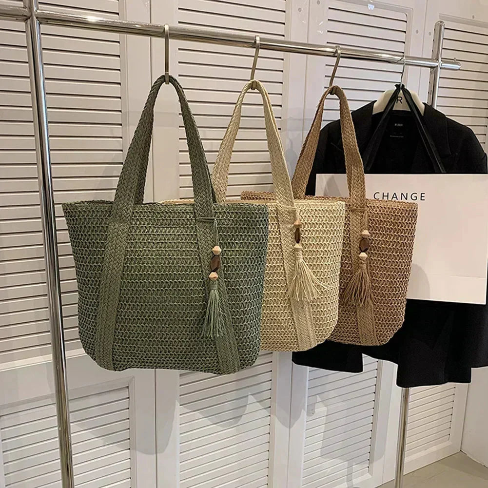 EcoChic håndtaske i naturlig rattan til kvinder med rummeligt design