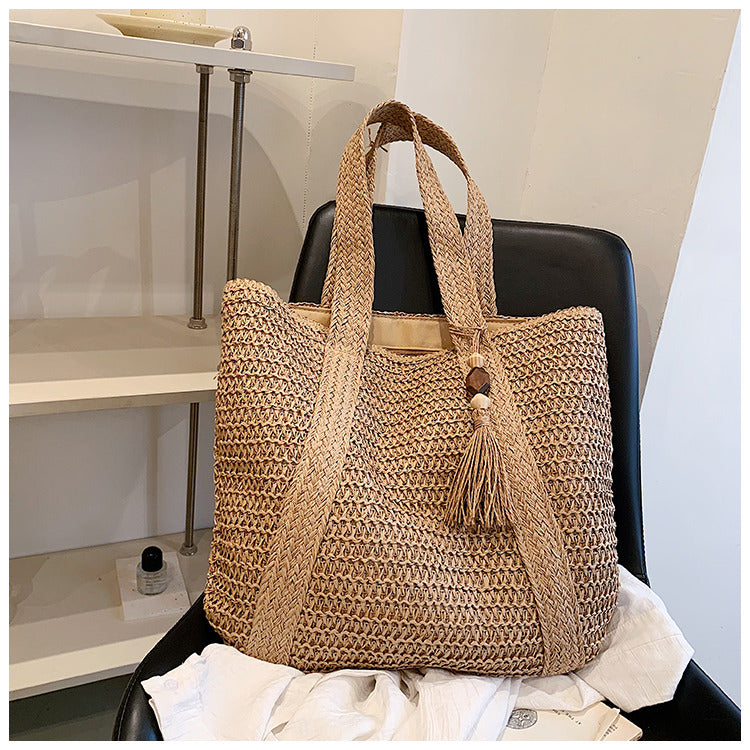 EcoChic håndtaske i naturlig rattan til kvinder med rummeligt design