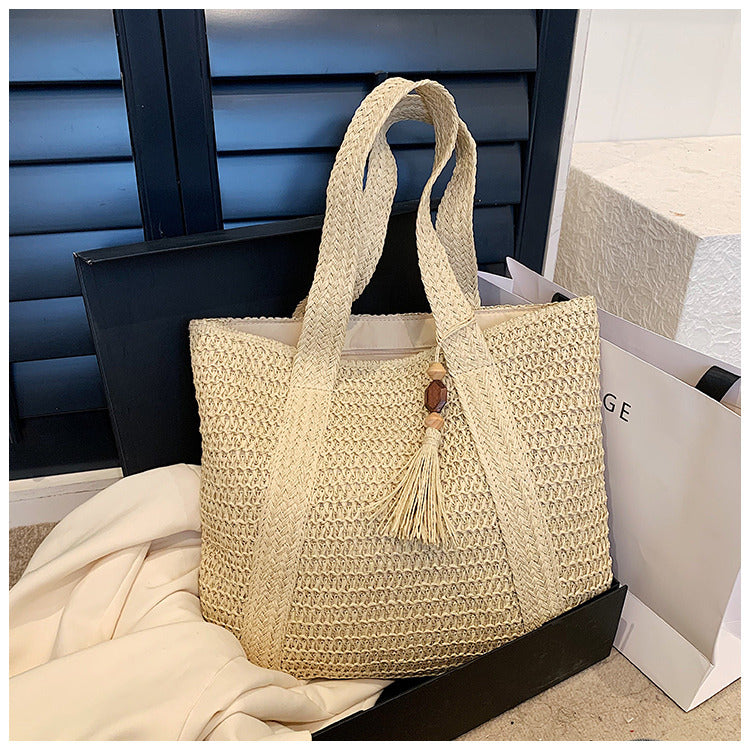 EcoChic håndtaske i naturlig rattan til kvinder med rummeligt design