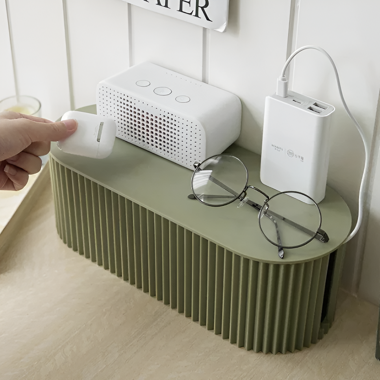 Elegant Kabelboks til Kabelopbevaring i Minimalistiske Macaronfarver