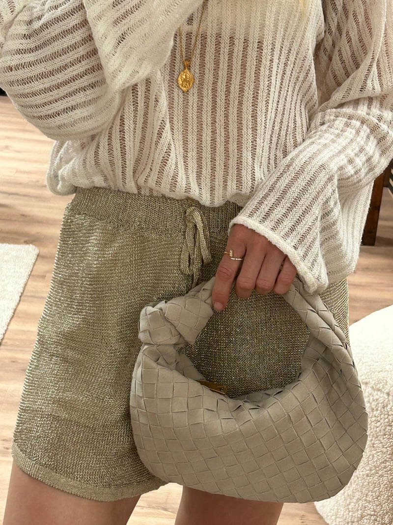 Elsa Mini Ruskindstaske med Vævet Knudedesign og Guldfarvede Detaljer