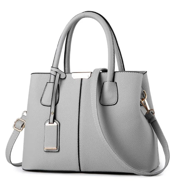 Emily Crossbody Taske i PU-Læder med Elegant Kædedetalje