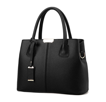Emily Crossbody Taske i PU-Læder med Elegant Kædedetalje