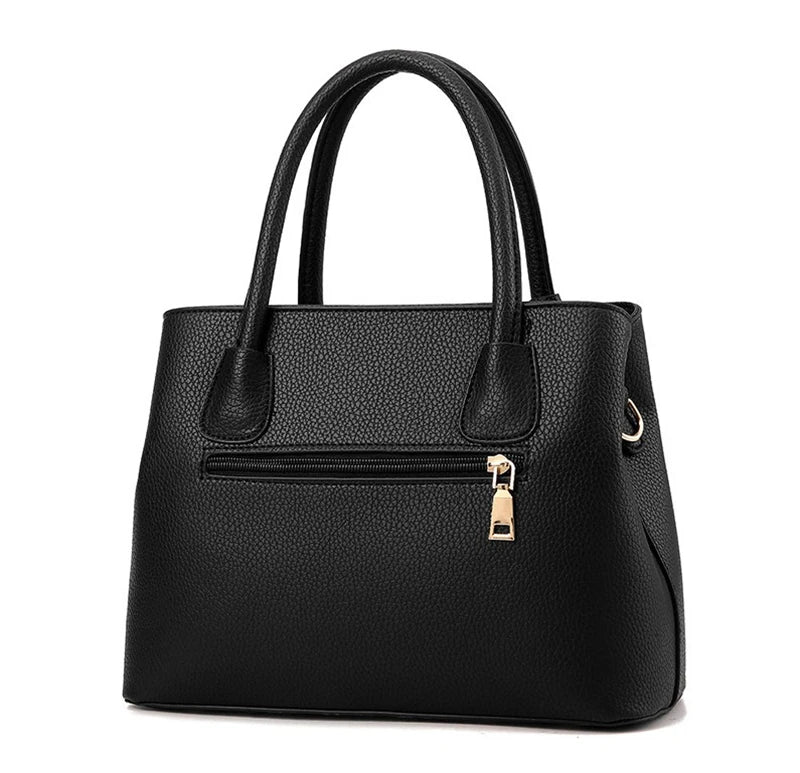 Emily Crossbody Taske i PU-Læder med Elegant Kædedetalje