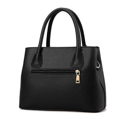 Emily Crossbody Taske i PU-Læder med Elegant Kædedetalje