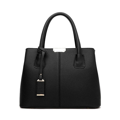 Emily Crossbody Taske i PU-Læder med Elegant Kædedetalje