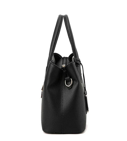 Emily Crossbody Taske i PU-Læder med Elegant Kædedetalje
