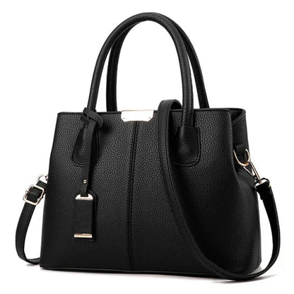 Emily Crossbody Taske i PU-Læder med Elegant Kædedetalje