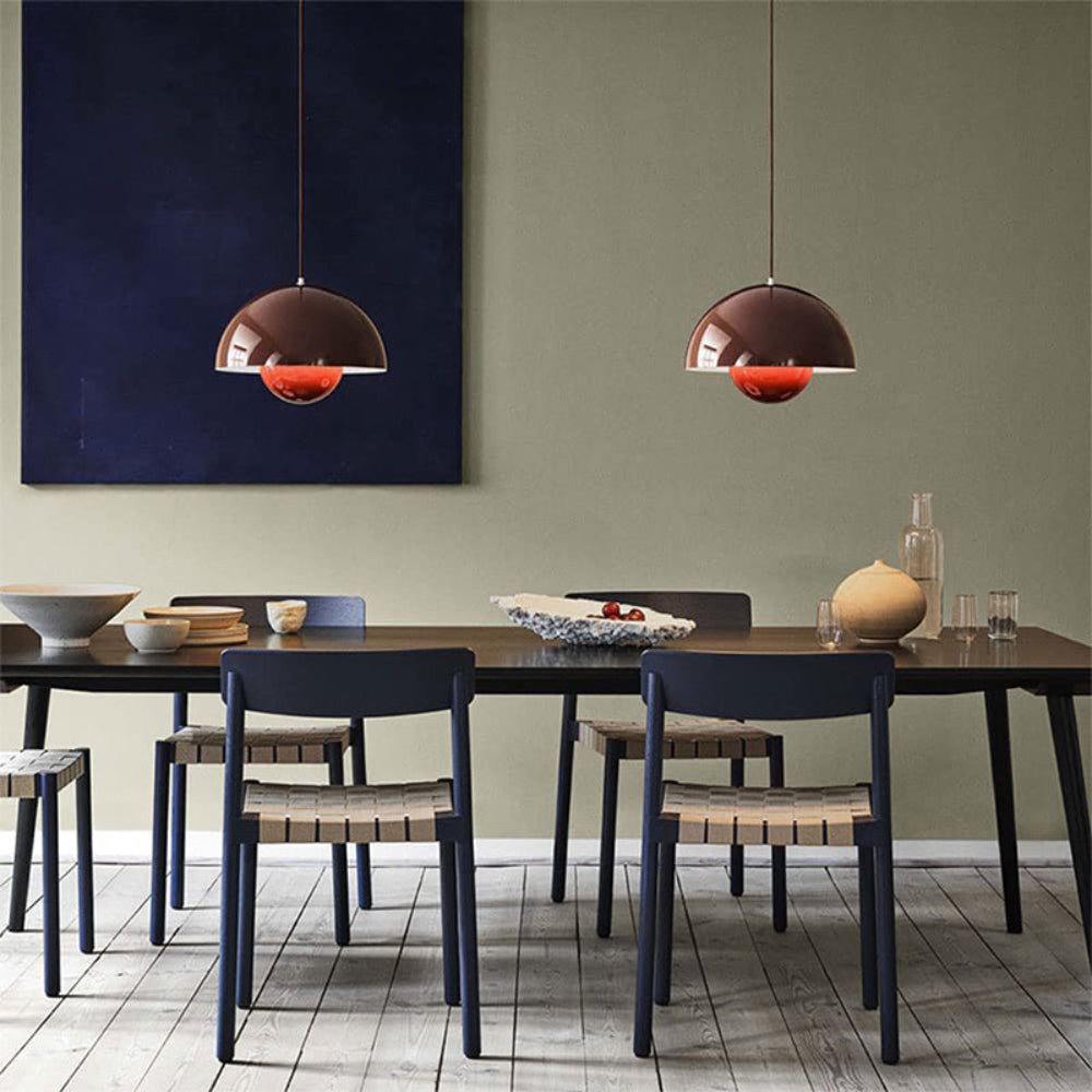 Halvcirkelformet Farverig Lysekrone i Moderne Skandinavisk Design