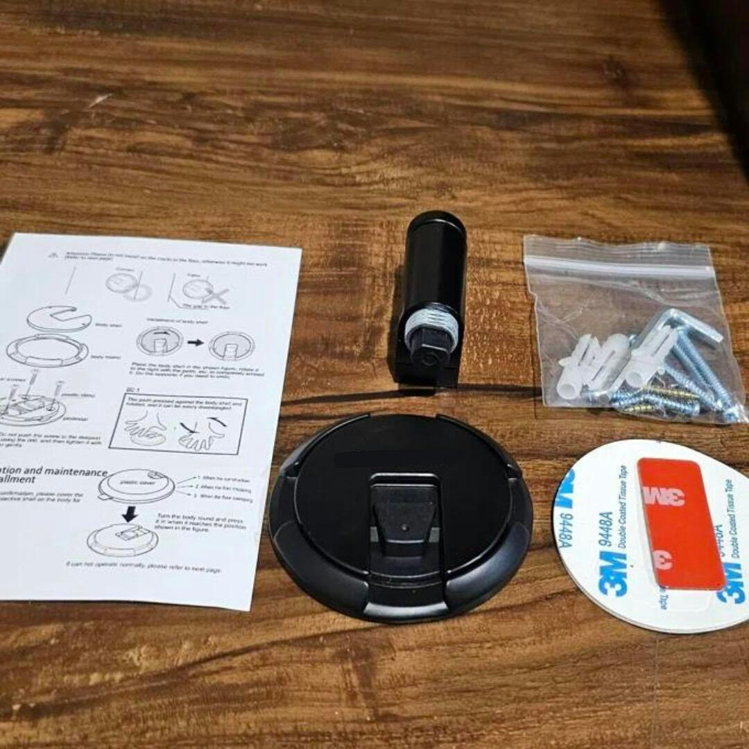HoldMate magnetisk dørstopper med stærk magnet, selvklæbende montering og moderne design