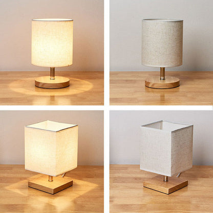 LinenWood Minimalistisk Bordlampe med Træfod og Lampeskærm i Hør