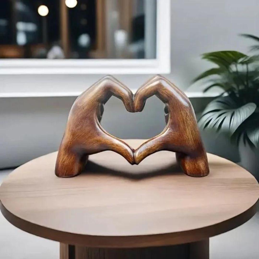 LoveSculpt Håndlavet Træhjerte – Naturlig Dekoration til Hjemmet
