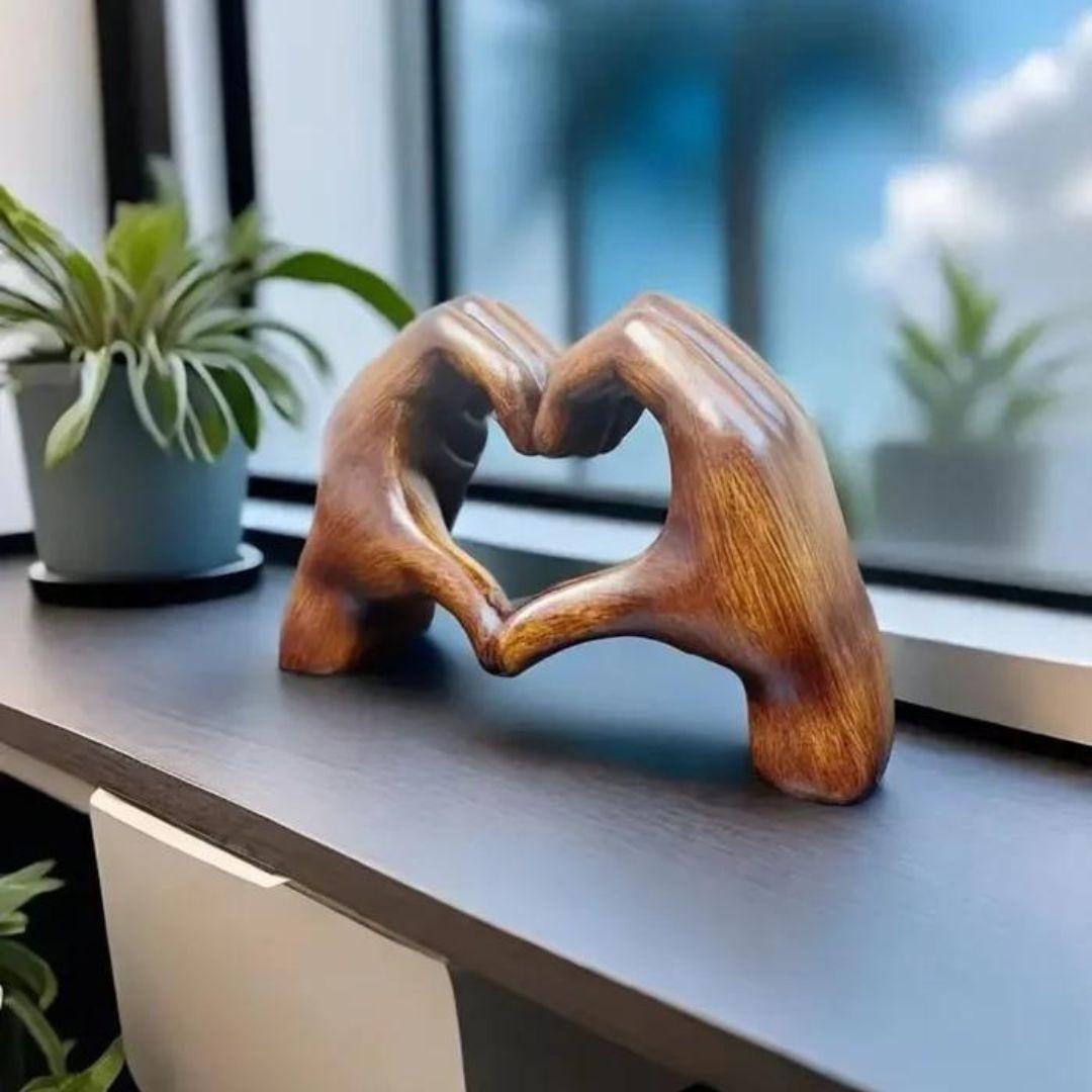 LoveSculpt Håndlavet Træhjerte – Naturlig Dekoration til Hjemmet