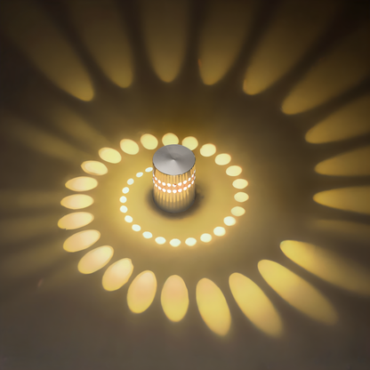 LuminBlast LED Spiral Væglampe med Farverigt Lys til Moderne Indendørs Belysning