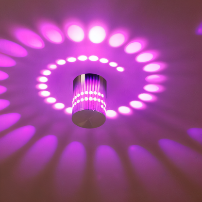 LuminBlast LED Spiral Væglampe med Farverigt Lys til Moderne Indendørs Belysning