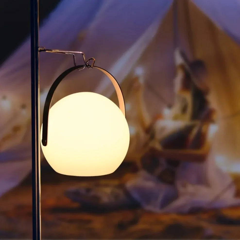 LuminaFusion Trådløs Bordlampe med Fjernbetjening og Vandtæt Design
