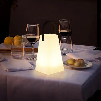 LuminaFusion Trådløs Bordlampe med Fjernbetjening og Vandtæt Design
