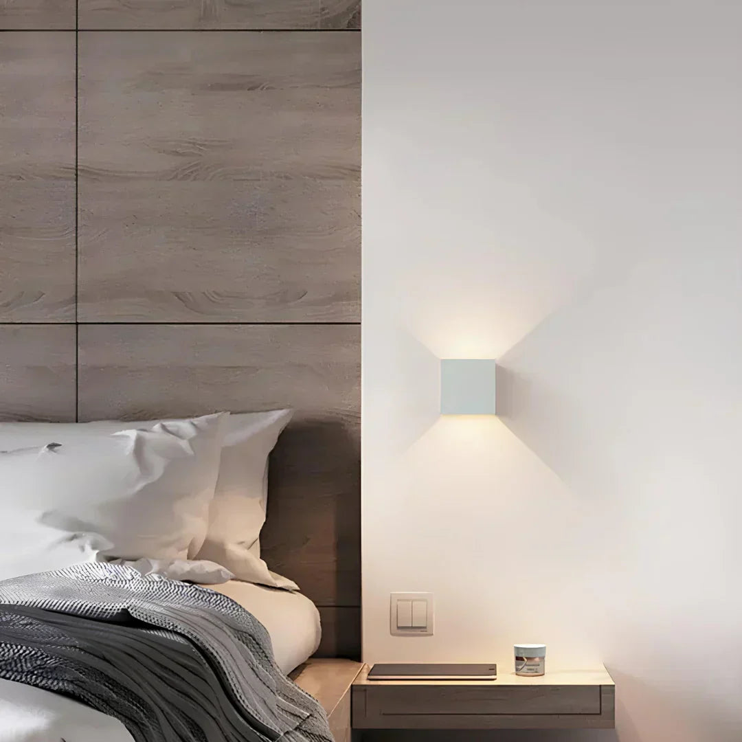 Luxe Væglampe med Bevægelsessensor og Varmt 2700K LED-Lys