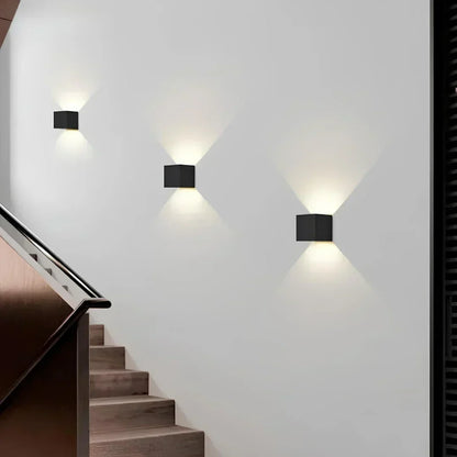 Luxe Væglampe med Bevægelsessensor og Varmt 2700K LED-Lys