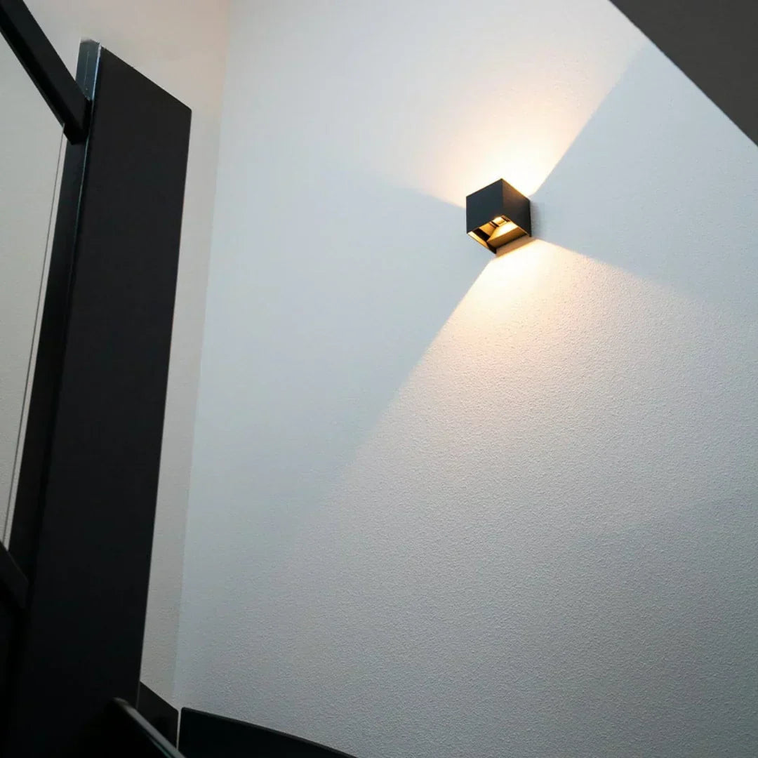 Luxe Væglampe med Bevægelsessensor og Varmt 2700K LED-Lys