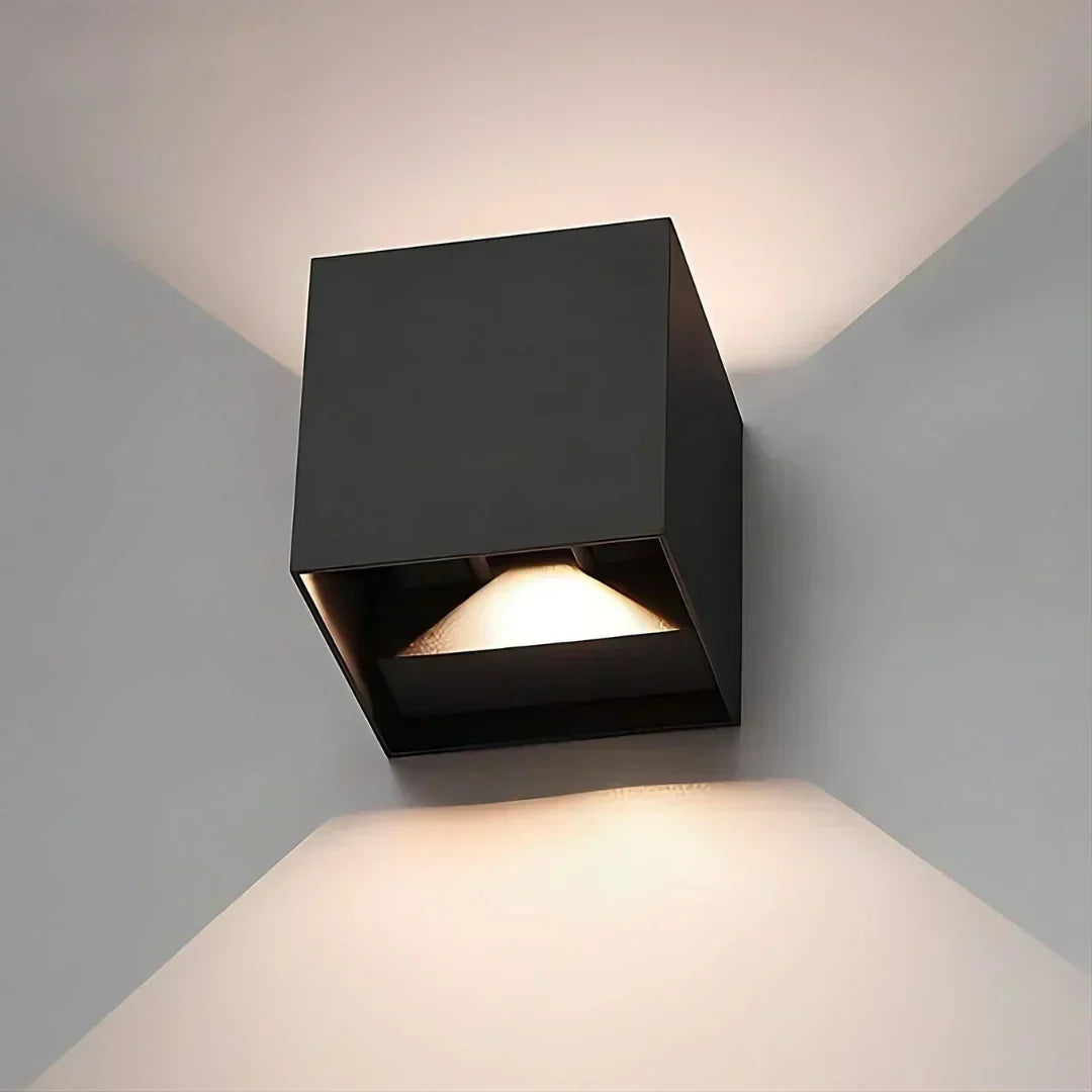 Luxe Væglampe med Bevægelsessensor og Varmt 2700K LED-Lys