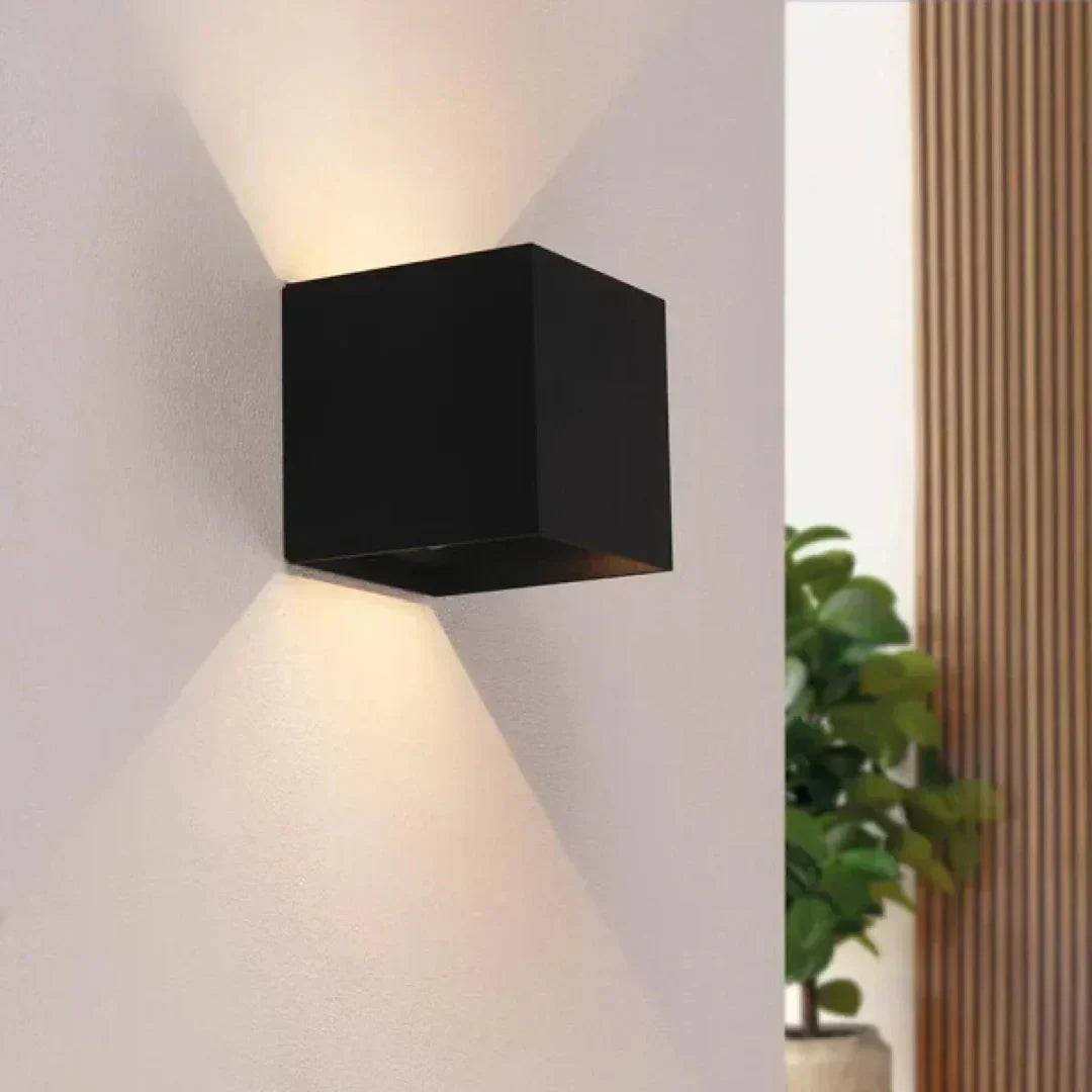 Luxe Væglampe med Bevægelsessensor og Varmt 2700K LED-Lys