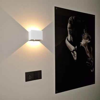 Luxe Væglampe med Bevægelsessensor og Varmt 2700K LED-Lys