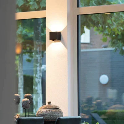 Luxe Væglampe med Bevægelsessensor og Varmt 2700K LED-Lys