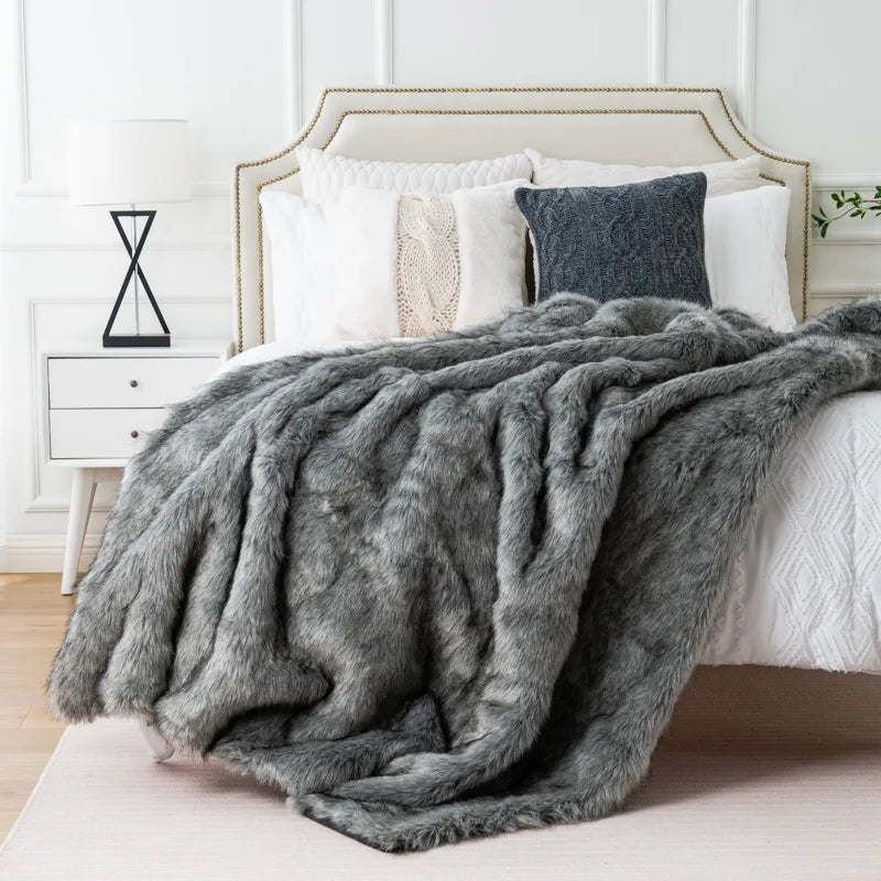 Luksuriøst tæppe i imiteret rævepels med ultrablød kvalitet og elegant boligdesign