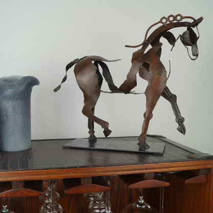 MareMetal Håndlavet Hesteskulptur i Metal Dekorativ Kunstfigur