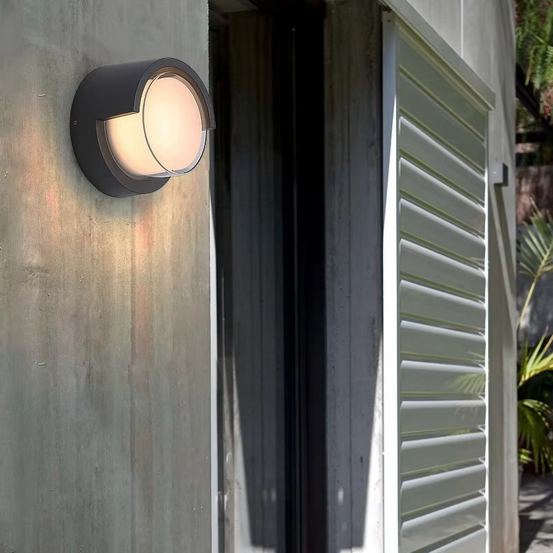 Moderne Udendørs LED Væglampe med Bevægelsessensor IP65