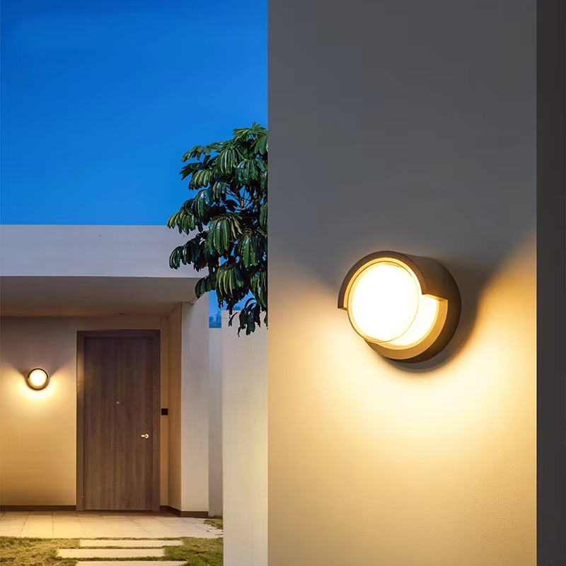 Moderne Udendørs LED Væglampe med Bevægelsessensor IP65