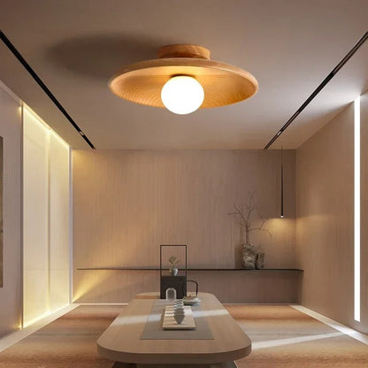 Minimalistisk Loftlampe i Naturtræ med Nordisk Design