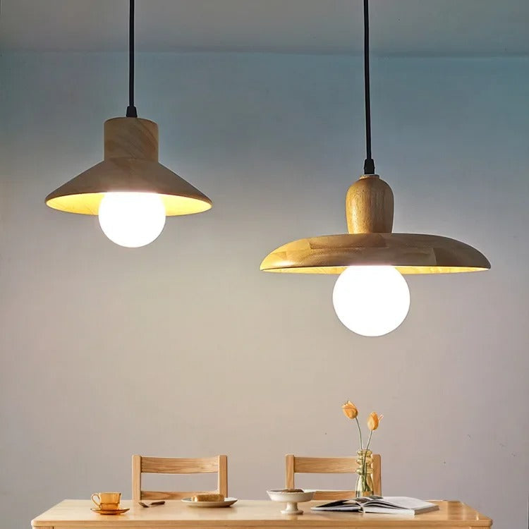 Minimalistisk Loftlampe i Naturtræ med Nordisk Design