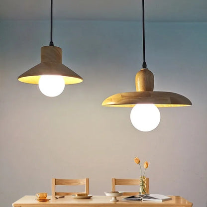 Minimalistisk Loftlampe i Naturtræ med Nordisk Design