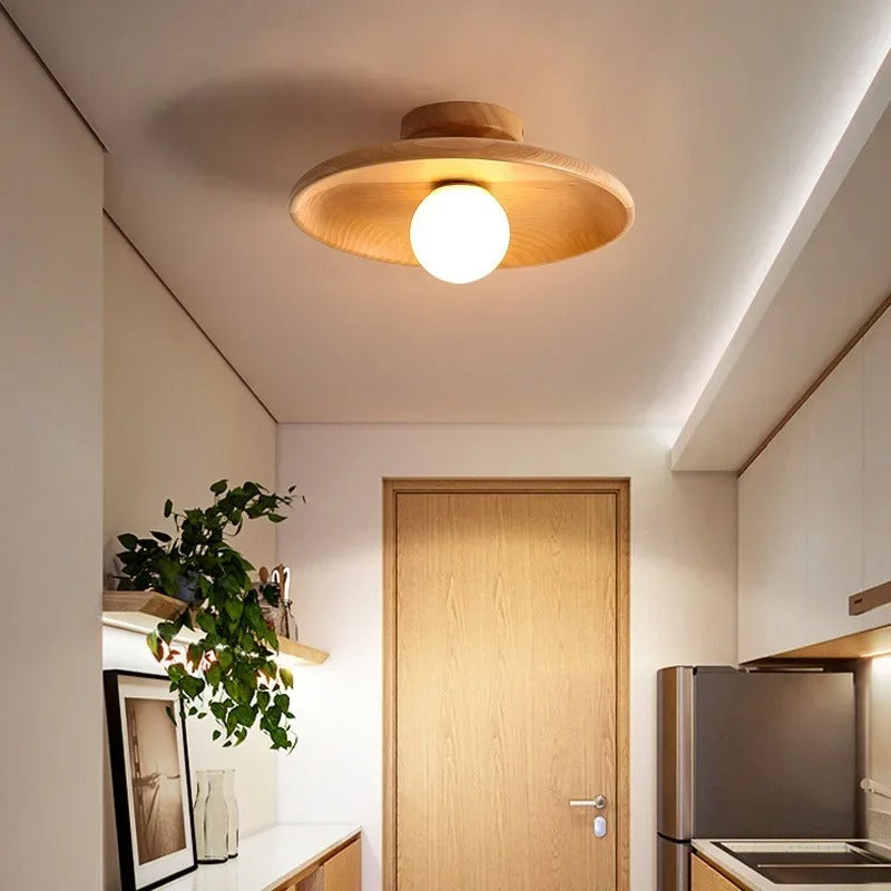 Minimalistisk Loftlampe i Naturtræ med Nordisk Design
